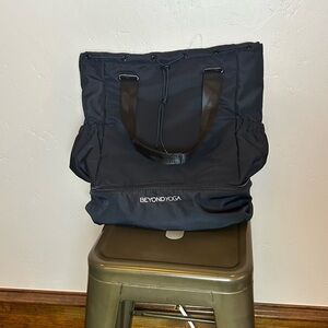BEYOND YOGA CONVERTIBLE GYM BAG
